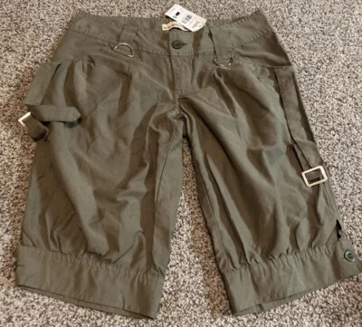 Pantalones Cortos Lola Para Mujer Talla 5 Oliva Capri Elastizados Bolsillos Redondeados Hebillas 28” W 12 pulgadas Foto 1 de 4