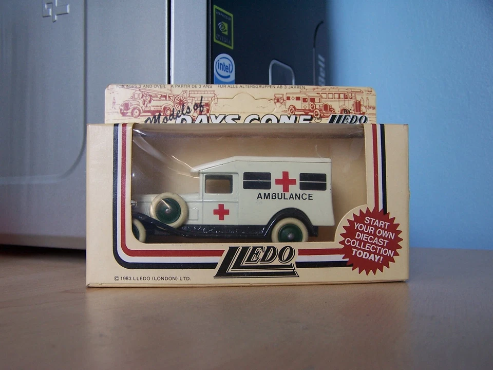 Lledo Days Gone  DG18 000B 1936 Packard Ambulance - Image 1 of 1