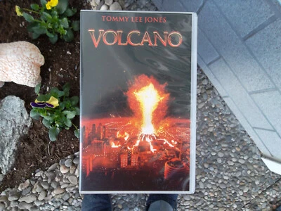 Volcano  spannender  US-Katastrophenfilm, gut erh.VHS, Tommy Lee Jones .v.a. (K) - Bild 1 von 2
