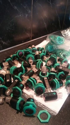 PEPPERL+FUCHS GLV18-8-H-120/73/120 RETROREFLECTIVE PHOTO SENSOR / NEW STOCK - Image 1 of 4