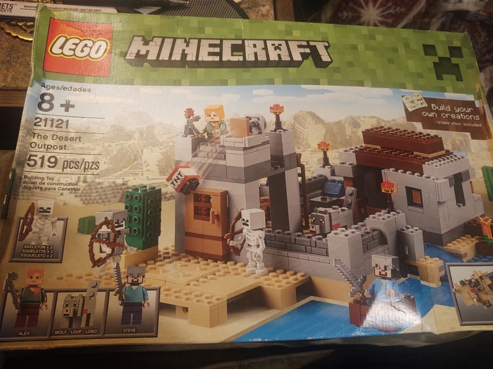 LEGO Minecraft: The Desert Outpost (21121) - Image 1 of 1