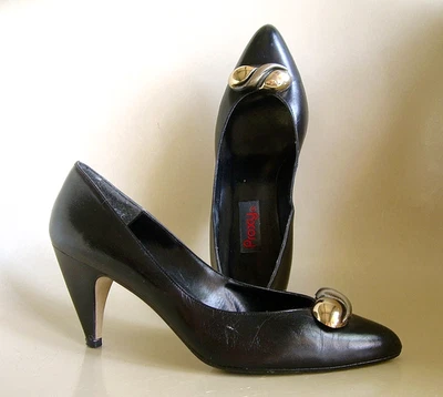 BOMBAS DE TACÓN ALTO PROXY DE CUERO NEGRO VINTAGE AÑOS 80/90~ADORNOS DE PUNTERA DE METAL~TALLA 8 M Foto 1 de 4