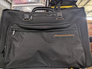 TUMI T-Tech Essential Gear Bolsa de Ropa Maleta con Ruedas 56030D Negra - Imagen 1 de 13