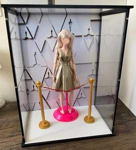 1:6 Awards-themed Doll Display Case with Backdrop Dustproof Showcase with defect - Picture 1 of 15