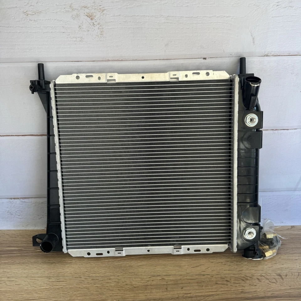 Radiadores para Ford Explorer Ranger Bronco II Mazda B3000 2.8L 2.9L 3.0L 4.0L Foto 1 de 4