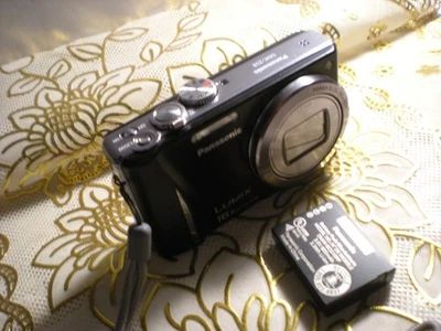 PanasonicLUMIX DMC-ZS8 14.1MP 16x Digital Camera Black - Image 1 of 4