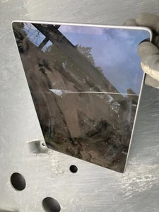 TESLA MODEL 3 CENTER MONITOR 2017-2023 1089543 Cracked Screen - Picture 1 of 3