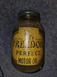 RARE ๐ฅ 1940s FREEDOM PERFECT MOTOR OIL GLASS ONE QUART JAR FREEDOM PA - Picture 1 of 7