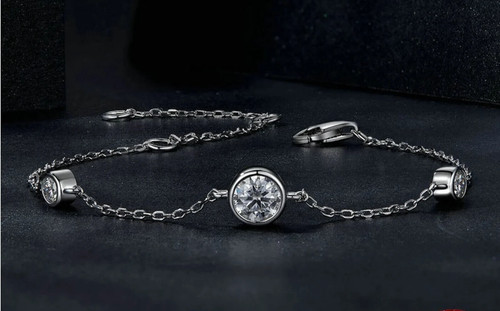 VALENTINO Bracciale catena 7" lunetta moissanite tonda 5 mm per matrimonio placcato oro bianco 14 carati