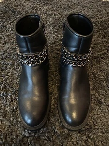 Bikerstiefelette schwarz mit silbernen Ketten • Gr. 36 • even&odd - Bild 1 von 5
