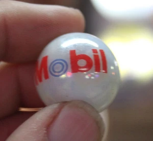 RARE VINTAGE MOBIL PERALIZED GLASS 1" SHOOTER MARBLE SIGN OIL GAS SERVICE CENTER - Picture 1 of 21