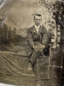 Hombre victoriano joven tipo tinte C.1880 con látigo de buggy en mano - Imagen 1 de 4