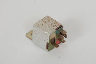 Genuine BMW E23 E24 E28 E30 Relay. Sunroof 61311362386 — 第 1/4 张图片