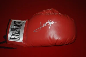 JAMIE MUNGUIA Signed Everlast laced boxing glove Beckett COA BF28923 - Picture 1 of 4