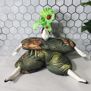 Muñeca vintage 99 Poupee Millet porcelana hoja Ladybug Beanbag firmada Serge 13" - Imagen 1 de 23