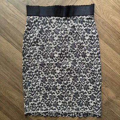 Falda lápiz de seda con patrón floral Dolce & Gabbana talla 40/pequeña/au 8 Foto 1 de 4