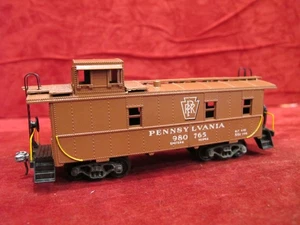 HO SCALE TRAIN  W/KADEE COUPLERS LOT16 - Picture 1 of 9