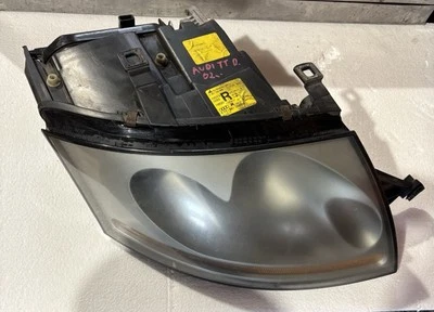 AUDI TT 2002 RIGHT SIDE FRONT XENON HEADLIGHT 8n0941004BN  - Image 1 of 4