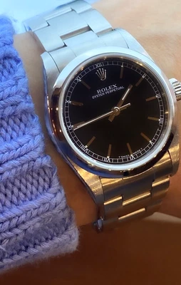 Reloj Rolex Oyster Perpetual ref 77080 esfera negra 31 mm para mujer. Juego completo. c1999. Foto 1 de 4