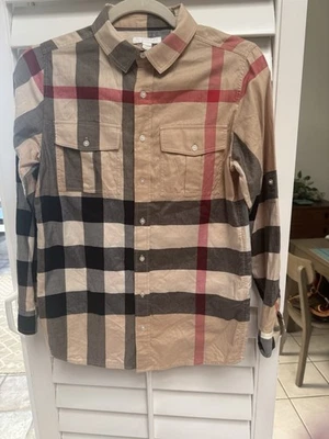 Camisa Burberry Niños Manga Larga Cuadros Nova Talla 14Y BOTÓN ROTO Foto 1 de 4