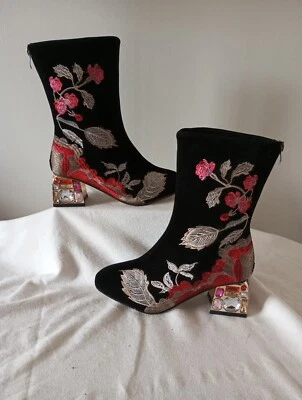Ladies Fashion Embroidery Velvet Mid Calf Boots with Diamond Block Heels UK 2.5  - Image 1 of 4