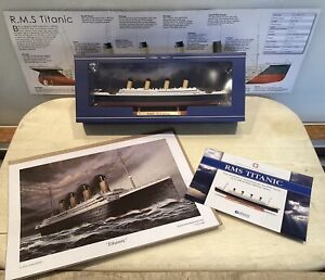 1:1250 ATLAS EDITIONS RMS TITANIC DIECAST MODEL STEAMER SHIP ON BASE MINT IN BOX