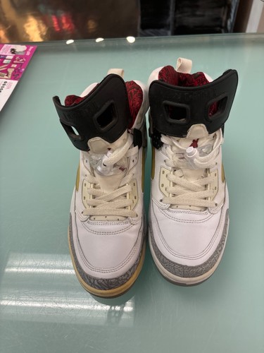 Taglia 8 Jordan Spizike grigio cemento