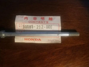 (1) ONE NOS Honda OEM Hex Bolt CB250 CB450 CB500 CL450 8X132 90085-292-000 #S2 - Picture 1 of 1