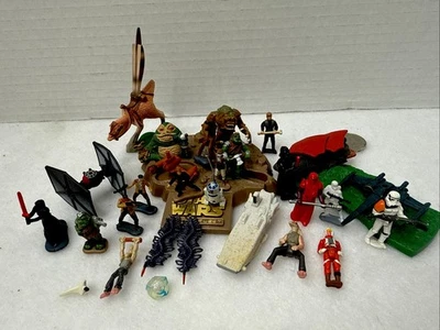 Lote de 29 figuras Micro Machines Star Wars años 90. Muchos buenos personajes. Foto 1 de 4