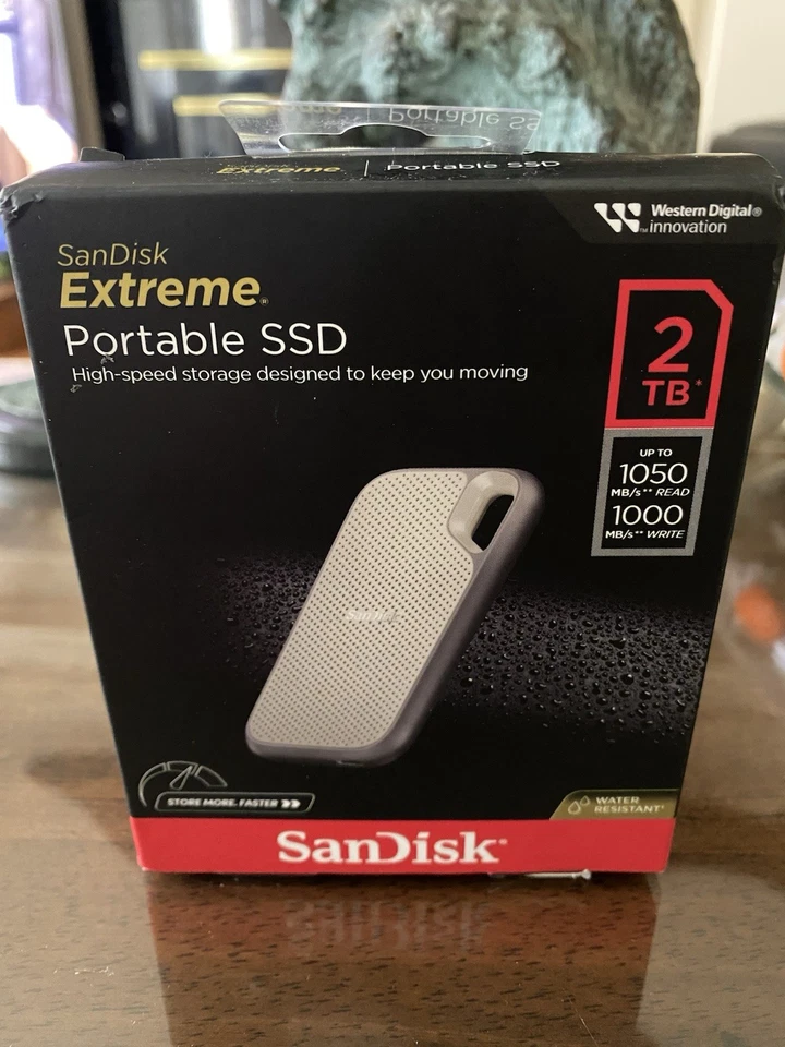 Sandisk Extreme Portable 2TB SSD (SDSSDE51-2T00-AW25) & Package