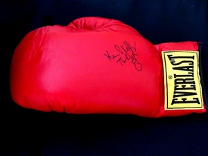KEVIN FLASH KELLEY FEATHERWEIGHT CHAMP SIGNED AUTO VTG EVERLAST BOXING GLOVE JSA - Picture 1 of 3