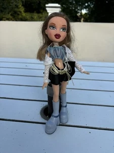 Bratz Yasmin Doll 2001 Original Bratz Wearing Different Outfit Preowned - Picture 1 of 3