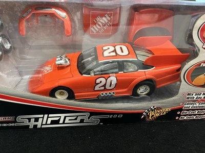 Tony Stewart #20 2005 Home Depot Winners Circle Action Funny Shifter 1:24 Foto 1 de 4
