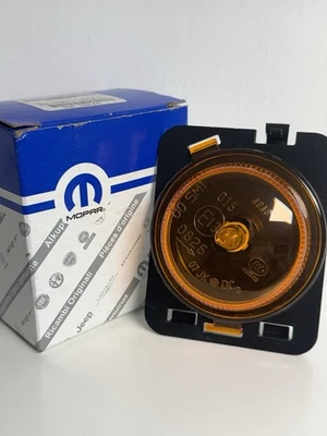 Mopar 55077894AD Amber Side Marker Light OEM New in Box – Jeep/Dodge/Chrysler - Image 1 of 2