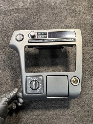 01-04 Infiniti QX4 Nissan Pathfinder Climate Control Radio Bezel OEM 68260 4W300 - Image 1 of 4