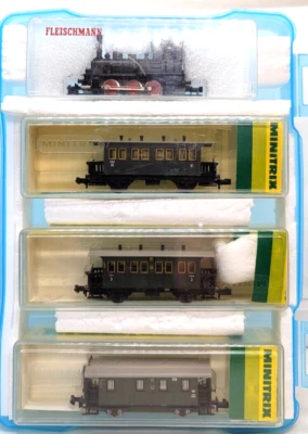 N Minitrix 0-6-0 Switcher Locomotive 3-Passenger Set DB (Tested) #6 - Image 1 of 2