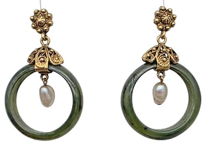 VINTAGE Pair of Solid 14k Yellow Gold / Jade / Pearl Ladies Hoop Earrings - Picture 1 of 2