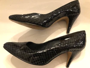 J. RENEE DARCY TACONES SERPIENTE NEGROS MUJER 8 1/2 M - Imagen 1 de 8