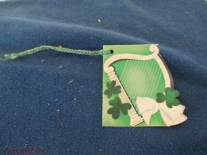 UNUSED VINTAGE BRIDGE TALLY CARD ST PATRICKS DAY SHAMROCKS HARP LYRE USA - Picture 1 of 3