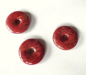 SCHMUCK-STCK Koralle stab. rot DONUT SCHEIBE ANHÄNGER NEU - Bild 1 von 3