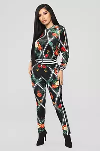 FASHION NOVA Avah Velvet Velour 2 Piece Pants Jacket Set Black Floral New Y2K - Picture 1 of 7