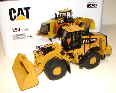 DIECAST MASTERS Item No. 85292 - CAT 982M WHEEL LOADER 1/50 Scale Model W/ TIN - Image 1 of 4