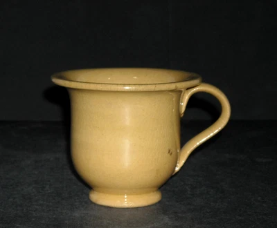 Excelente cerámica de gres Yellow Ware Early (1860-1885) Syllabub Foto 1 de 4