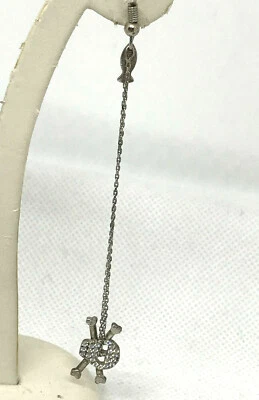 MONORECCHINO KURSHUNI CON TESCHIO RICOPERTO DA ZIRCONI E CATENELLA LUNGO 10 CM - Immagine 1 di 4