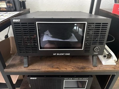 Amplificador de radioaficionado HF estado sólido, pantalla táctil digital. 1200 vatios. 240 voltios Foto 1 de 4