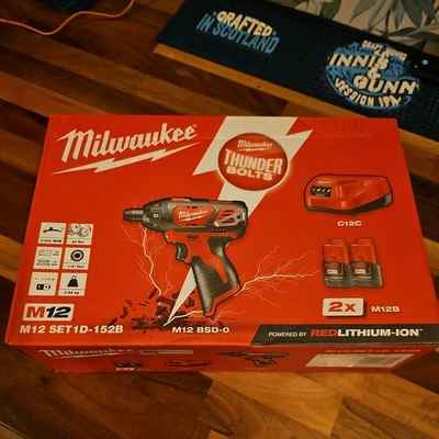 Milwaukee M12 Sub Set 1D-152B Compact Screwdriver Kit with 2 Batteries12V/1.5Ah - Image 1 of 3