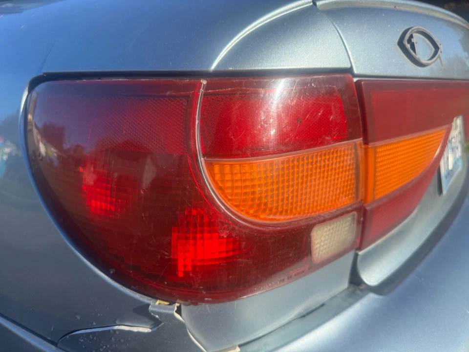 00 01 02 Luz trasera izquierda conductor saturn Sl1 Sl2 sedán izquierda izquierda izquierda Foto 1 de 1