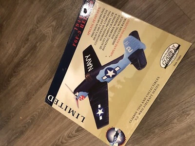 1944 F6f-3 Hellcat Us WW2 Fighter Plane Coin Bank Gearbox 1:48 12501 - Image 1 of 2