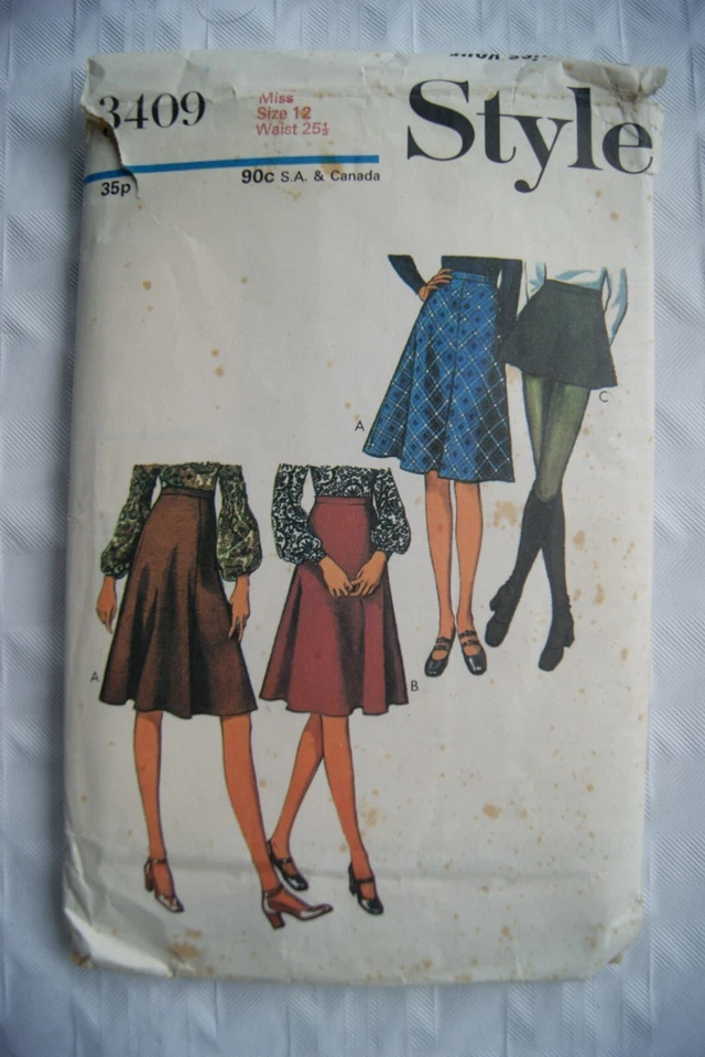 1971 Style Pattern No. 3409 misses skirt in two lengths, size 12, 36 inch hip - Image 1 of 1