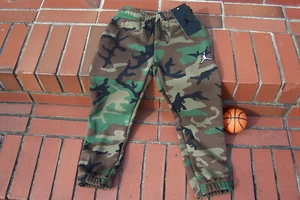 NEW Nike Air Jordan CAMO JUMPMAN LOGO SIGNATURE Boy's Sweatpants Size 5 4-5 Yrs - Picture 1 of 5